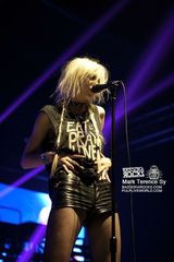 组图：绯闻女孩泰勒华丽写真 烟熏魅惑摇滚范