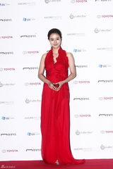 高清组图：元斌等闪耀大钟奖红毯 金慧秀等爆乳抢镜