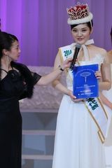 组图：日本小姐冠军泳装照 21岁学生力压群芳