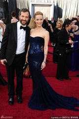 高清组图：奥斯卡红毯莱斯利-曼恩曳地蓝裙闪耀