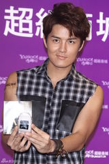 组图：吴克群痛批迷奸门李宗瑞下流 呼吁莫二次伤害