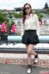 组图：邓丽君60岁忌日 张靓颖献唱追思