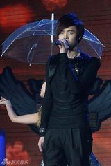 高清组图：付辛博全新出发意义重大 新人盛典拿大奖