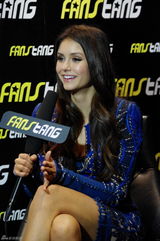 组图：《吸血鬼日记》女主角妮娜杜波夫专访