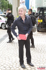 组图：新剧《飞虎II》开工 马德钟拍戏不忘耍帅