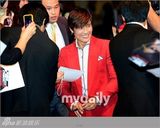 组图：李秉宪出席电影《赤焰战场2》韩国首映