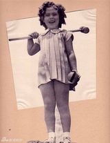 组图：秀兰邓波儿童星期可爱萌照似洋娃娃