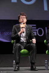 高清组图：韩星金允锡刘雅仁宣传新片《格斗少年》