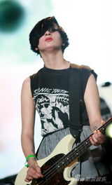 高清：热波第二天Does it offend you,yeah？演出