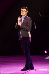 高清图：郑秀文个唱第五场与梁咏琪激情热吻