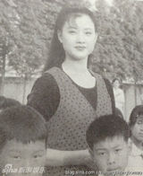 组图：宋祖英罕见少女旧照容貌清丽