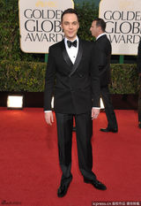 组图：《生活大爆炸》男星吉姆-帕森斯帅气逼人