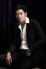 高清组图：刘汉强时尚大片 彰显儒雅时尚气质