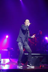 组图：杨坤32场巡演落幕 家乡呼和浩特收官演出