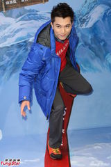 组图：邱泽高调祝福唐嫣生日 回应称两人只是朋友