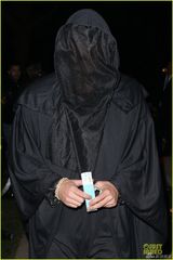 组图:群星惊悚亮相万圣节派对莱昂纳多变蒙面人