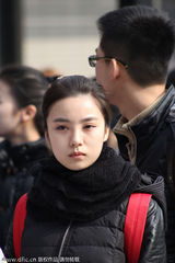 组图：直击上戏艺考 美女考生素颜清新靓丽