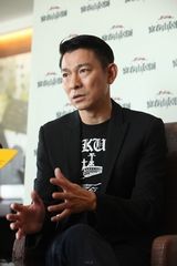 组图：刘德华亮相接受专访 谈新片力挺林志玲