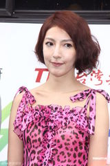 组图：《甜蜜魔幻巴士》开机 杨谨华避谈怀秋