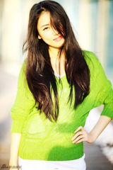 组图：黎一萱气质写真曝光 迎风微笑秀发狂舞