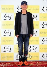 组图：薛景求新片《愿望》首映 严志媛落泪