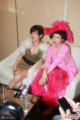 组图：陈奕迅加盟《金鸡》 吴君如秀事业线