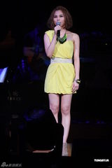 组图：曹格个唱力证与侧田兄弟情 刘德华低调助阵