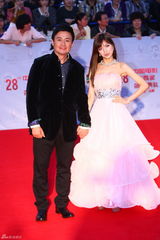 组图：《知了的夏天》《绣花鞋》主演亮相金鸡红毯