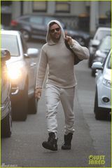 组图：同志男星瑞奇马丁澳洲开唱 连帽衫时尚