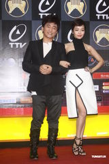 高清组图：音乐金曲奖主持人亮相 吴宗宪携手侯佩岑