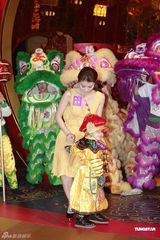 组图：黄宗泽胡杏儿情侣档秀恩爱称没有结婚打算