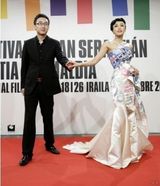 策划：陆川秦岚被曝分手 盘点二人亲密瞬间