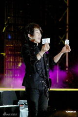 组图：刘谦魔术巡演苏州站 “谦变万化”令人惊叹