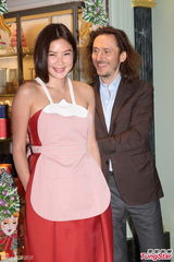 组图：乐基儿性感低胸 拒贺前夫黎明生日