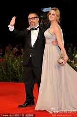 高清：《伤心小号曲》首映   女主角卡罗琳娜飘逸动人