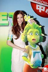 幻灯图：吴卓羲否认与徐子珊拍拖 王梓轩拒绝纹身 