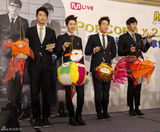 高清组图：2AM香港火热开唱 个人舞台技压全场