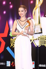 组图：柯震东萧亚轩同场不同台 蔡依林恐吓媒体