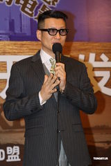 高清组图：《喜剧王》开机 孙兴九孔出席发布会