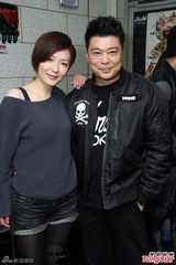 组图：钟嘉欣田蕊妮庆TVB《巨轮》杀青