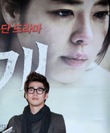 高清组图：尹继尚《丰山犬》试映 金奎丽低胸秀风情