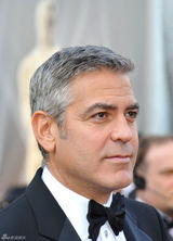 高清组图：奥斯卡红毯乔治-克鲁尼表情丰富