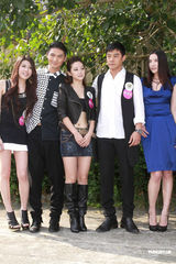 组图：《热爱岛》开镜 任达华陈冲亲密现身