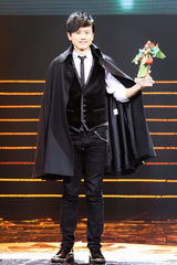 天娱群星榜中榜揽七奖 李宇春称后张杰封王(图)