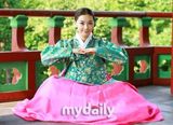 组图：韩国女演员吴珊夏与女歌手成恩穿韩服拍写真