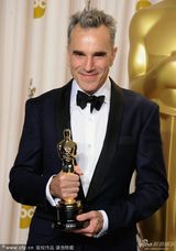 组图：丹尼尔-戴-刘易斯与梅丽尔-斯特里普合影