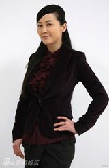 幻灯：李琳演都市女强人 百变造型时尚抢眼