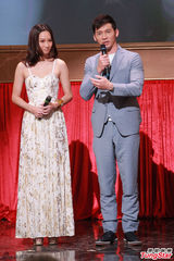 组图：钟嘉欣与延政勋合作电影 取昵称擦火花