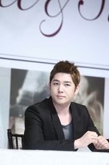 高清组图：韩团Superjunior新专辑记者会