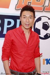 组图：许志安承认与郑秀文同住 二人分房而睡